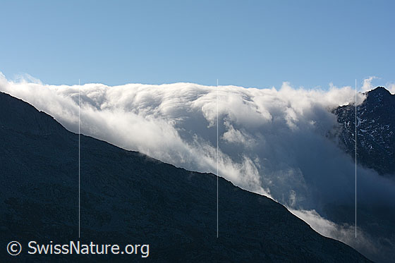 Foto: Föhnwalze über dem Albrunpass.