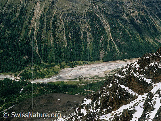 Foto: Tiefblick vom Piz Albris auf Morteratsch.
Aufnahme ab Dia.