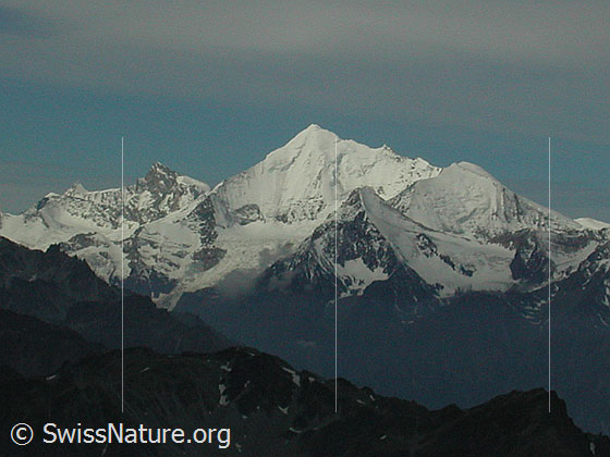 Foto: Auf dem Gipfel des Bättlihorn. Blick Richtung SW: Weisshorn, Bishorn, Brunegghorn, Zinalrothorn und Obergabelhorn.