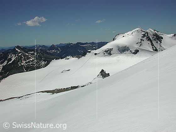 Foto: Ofenhorn von NNW (Gipfel Hohsandhorn). Sichtbar ist Route über den NNE-Grat.