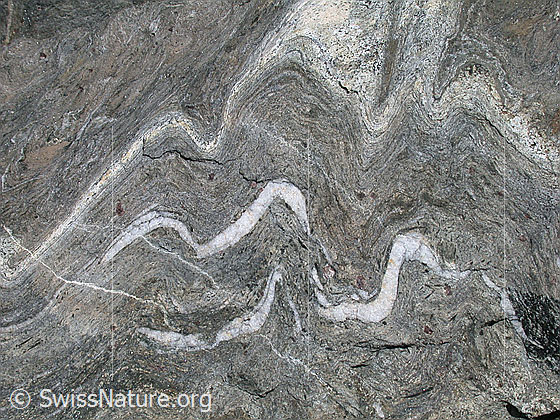 Foto: Faltung im Fels.