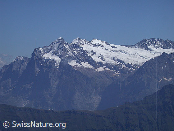 Foto: Wetterhorn, Mittelhorn, Rosenhorn und Bärglistock von W. (Schwalmere)
