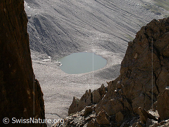 Foto: Gipfel 4. Turbechepf (Pt. 3118): Tiefblick zum Turbesee