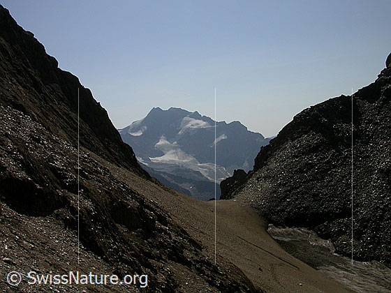 Foto: Blick über den Sattel zwischen 2. und 3. Turbechepf zum Ofenhorn.