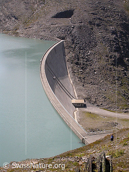 Foto: Staumauer des Griessees.