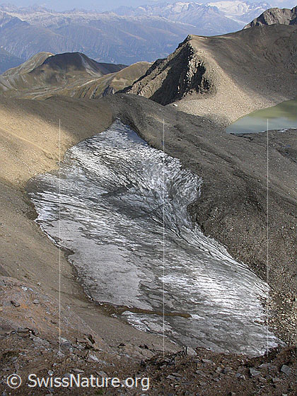 Foto: Blick vom Gipfel des Holzjihorn auf die Reste des Gletschers auf der Ostseite des Holzjihon.