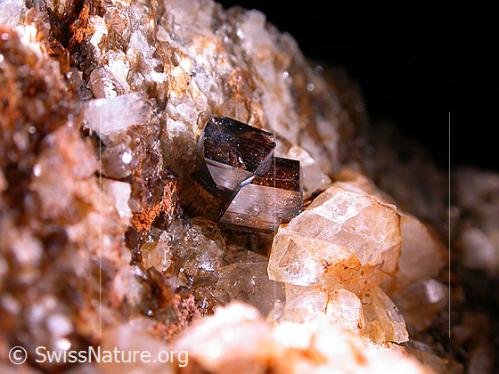 Foto: Doppelter Anatas. Länge total: 4mm Fund: André Gorsatt