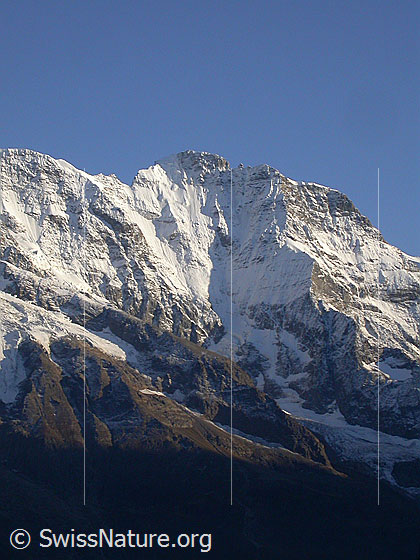 Foto: Grosshorn von N (Mürren) im Abendlicht.
Am Fuss der Felswand der Vordre Schmadrigletscher.