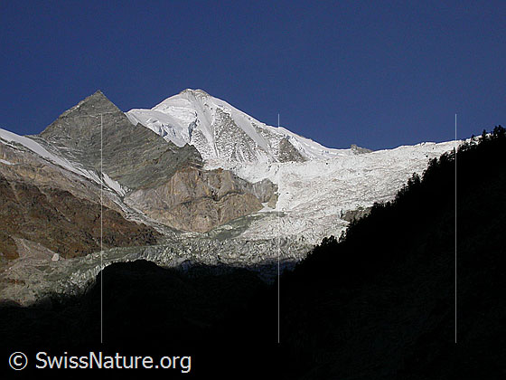 Foto: Weisshorn und Bisgletscher von E (Nähe Randa)
Zu sehen ist der Ostgrat (Normalroute) sowie die NE-Wand.