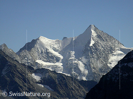 Foto: Wellenkuppe und Obergalbelhorn von NNW. In der Mulde dazwischen der Galcier de Obergabelhorn