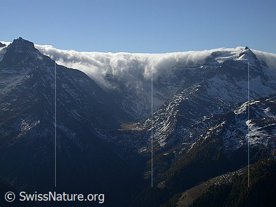 Foto: Föhnwalze über dem Ritterpass, zwischen Vorder Helse und Hillehorn. Darunter das Chummibort