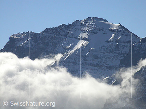 Foto: Blick vom Eggerhorn zum Helsenhorn. Föhnstimmung/Föhnwalze.