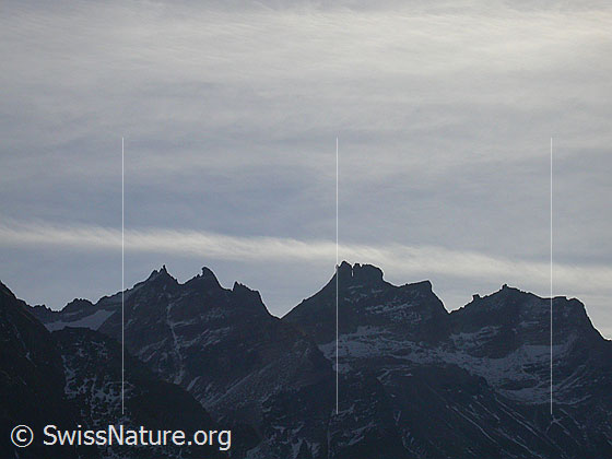 Foto: Im Aufstieg zum Breithorn: Interessante Stimmung über dem Scherbadung-Massiv. (Punta Devero, Gischihorn)