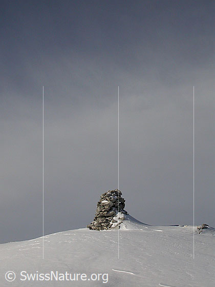 Foto: Im Aufstieg zu den Sieben Hengste: Steinmann auf dem Gipfel.
