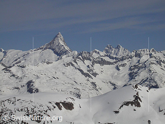 Foto: Blick vom Grossen Schinhorn zu Finsteraarhorn, Schreckhorn und Lauteraarhorn.