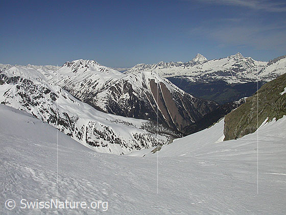 Foto: Blick vom oberen Ende des Hotäl  Richtung Hockbode, Breithorn, Bättlihorn.