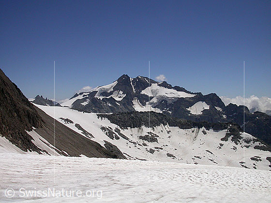Foto: Im Aufstieg zu Strahlgrätpass und Turbhorn: Blick zum Ofenhorn.