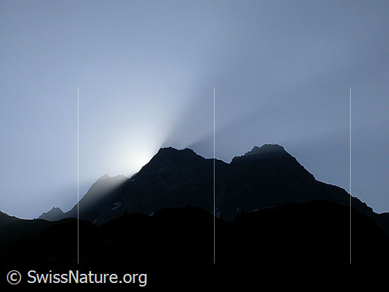 Foto: Ofenhorn kurz vor Sonnenaufgang von W.