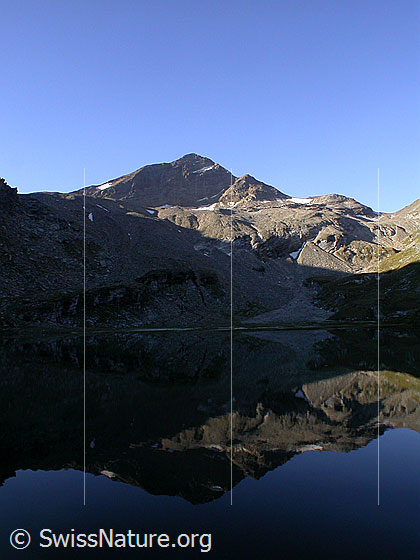 Foto: Spiegelung des Fanellhorn im Guraletschsee.
