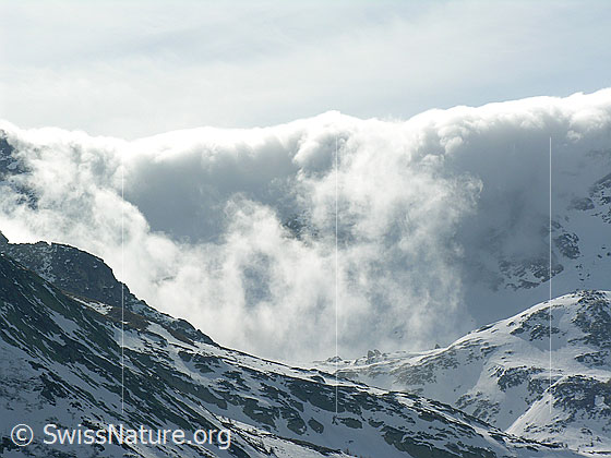 Foto: Föhnwalze zwischen Rothorn und Schwarzhorn, Ausschnitt