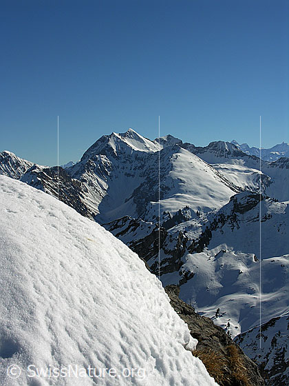 Foto: Blick vom Ankestock zur Männliflue, Winterhorn, Erbithore, Galmschibe und Wyssi Flue.