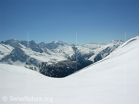 Foto: Blick über das Binntal. Helsehorn, Stockhorn, Hillehorn, Walliser Alpen, Bättlihorn.