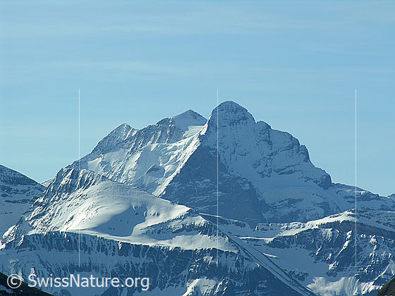 Foto: Im Aufstieg zum Hohgant: Blick zu Rosenhorn, Mittelhorn und Wetterhorn.