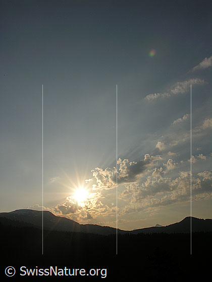 Foto: Im Aufstieg zu den Sieben Hengsten: Morgenstimmung über der Steinige Matte.