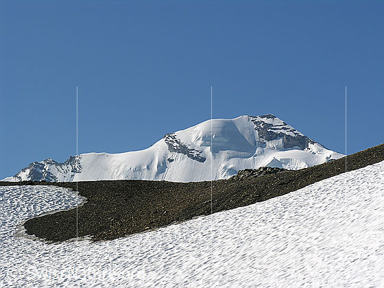 Foto: Im Aufstieg zum Bundstock: Erster Blick auf das Blüemlisalphorn...