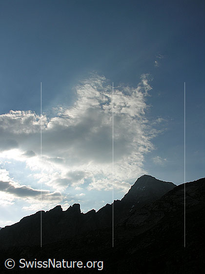 Foto: Im Mättital. Morgenstimmung über der Vordere Helse.