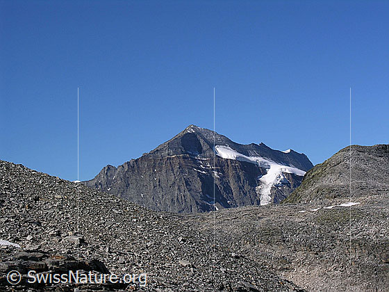 Foto: Blick über den Ritterpass zum Monte Leone.