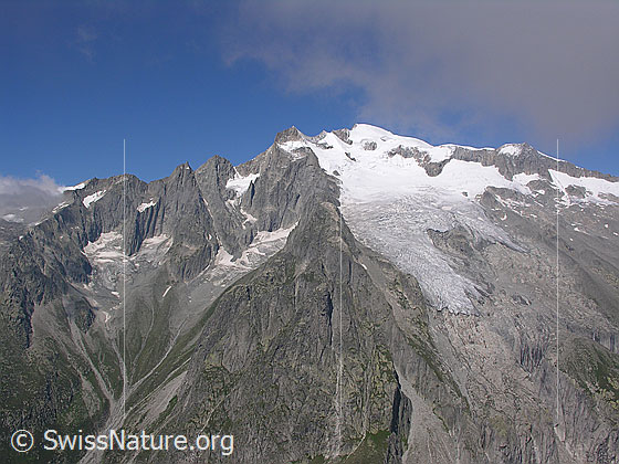 Foto: Blick vom Risihorn zum Klein Wannenhorn und Gross Wannenhorn mit Triftgletscher zwischen Distelgrat und Triftgrat.
