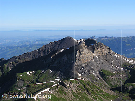 Foto: Blick vom Schilthorn zur Schwalmere, Drättehorn, Hoganthorn und ins Mittelland.