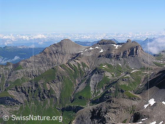 Foto: Blick vom Hundshorn zu Schwalmere, Hoganthorn und Drättehorn.