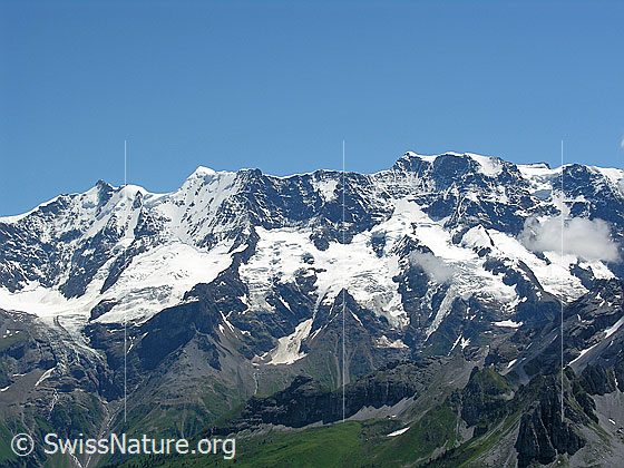 Foto: Blick von Mürren in die Nordwände von Gletscherhorn, Äbeni Flue und Mittaghorn sowie ins Rottal, auf den Rottalgletscher und den Stuefesteigletscher.