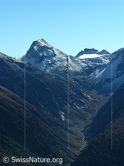Foto: Im Abstieg vom Sidelhorn. Blick über das Geretal zum Chüebodenhorn und den Chüebodengletscher.