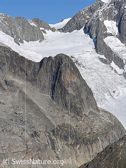 Foto: Distelberg von S. Auf den Distelberg führen mehrere Kletterrouten.
