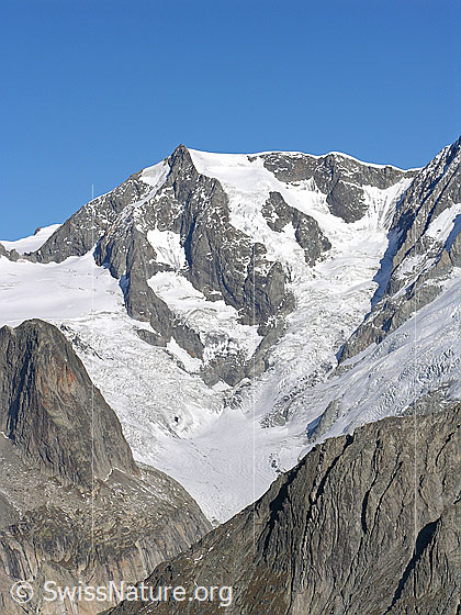 Foto: Sattelhorn von S (Sparrhorn). Links ist der Distelberg zu sehen.