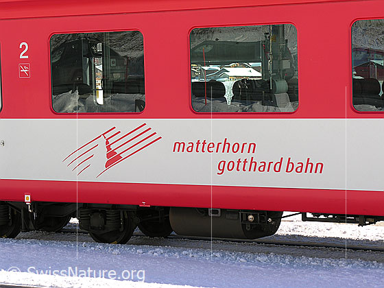 Foto: Matterhorn-Gotthard Bahn am Bahnhof Oberwald.