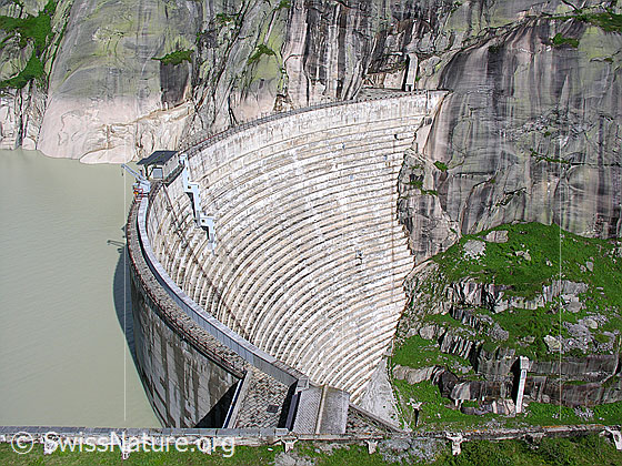 Foto: Blick auf die Krone der Staumauer Spittellamm.