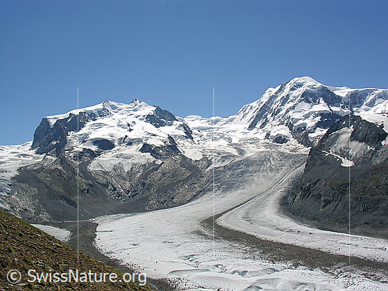 Foto: Nordend, Dufourspitze, Parrotspitze, Liskamm und Gletscherlandschaft mit Moränen des Gornergletscher, Monte Rosagletscher und Grenzgletscher.