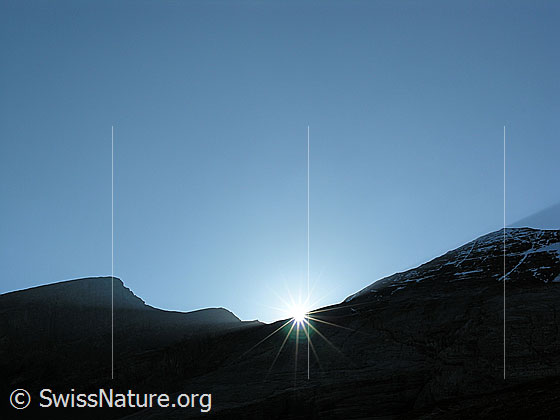 Foto: Rechts: Ober Tatelishorn
Links: Altels