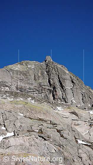 Foto: Felswand und Pfeiler in den Gärstenhörnern.