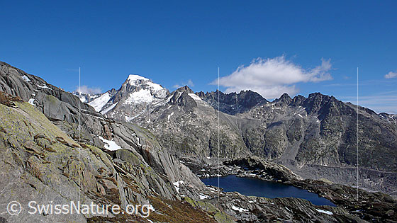 Foto: Galenstock, Sidelenhorn, Gross Furkahorn, Klein Furkahorn und Bergsee.