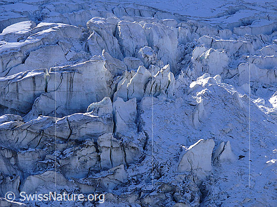 Foto: Gletscherabbruch im Triftgletscher.