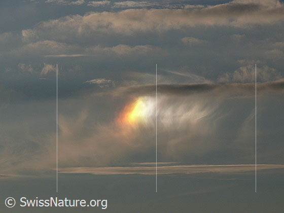Foto: Halo.
Wolken mit einer Halo-Erscheinung.