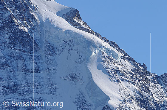 Foto: Nordwestbollwerk (Nollen) am Mönch. Über den Nollen führt eine der klassischen Routen auf den Mönch.