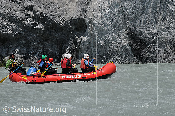 Foto: Riverrafting auf dem Vorderrhein.