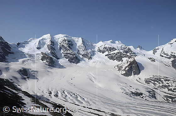 Foto: Davor die Fortezza mit dem Fortezzagletscher (Vadret da la Fortezza) und dem Persgletscher (Vadret Pers).