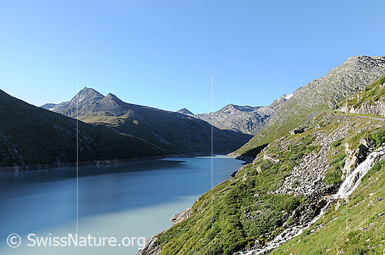 Foto: Morgen am Mattmarksee und Berglandschaft mit Spechhorn, Galmenhorn, Joderhorn, Monte Moropass und Monte Moro.